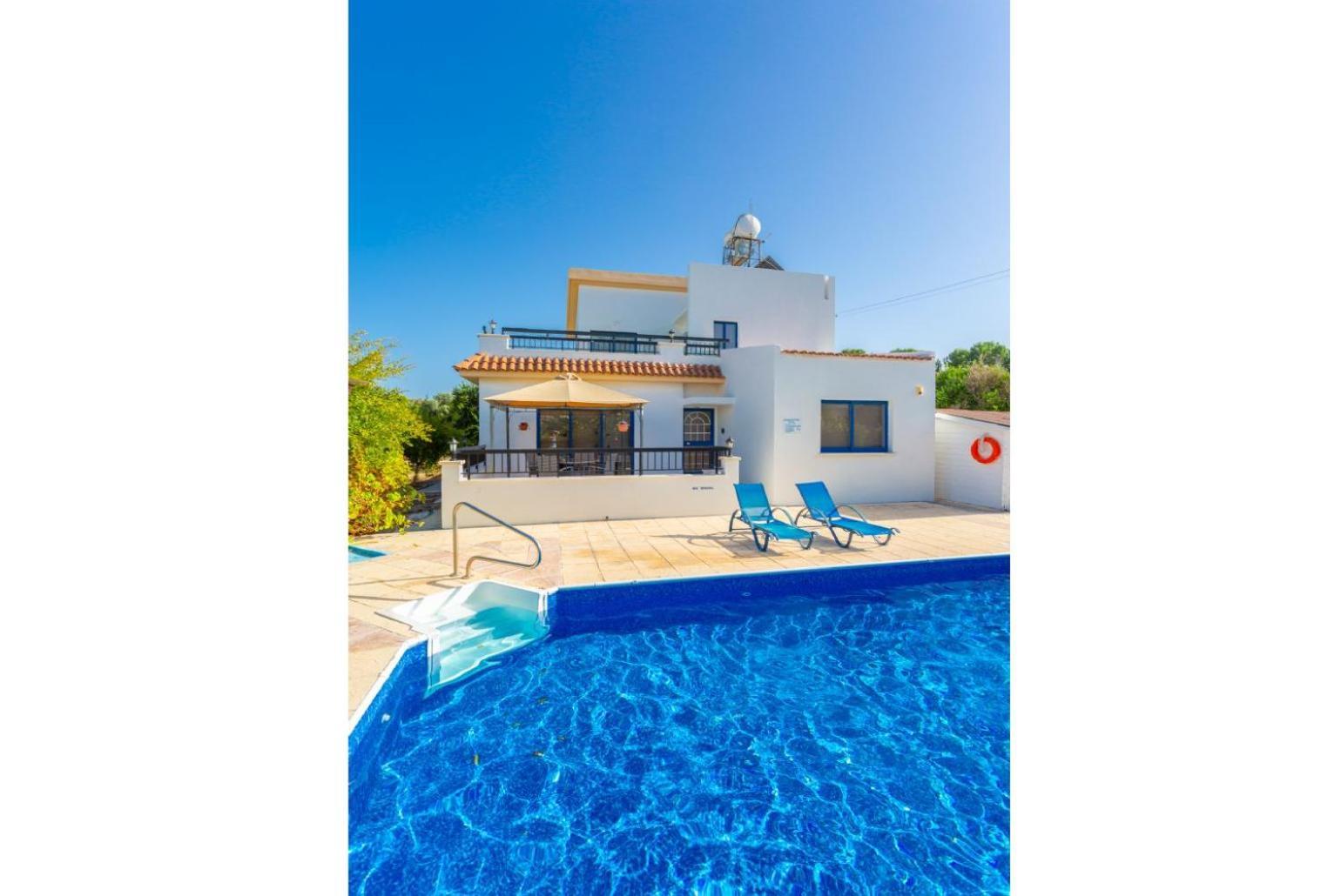 Villa Charoula Pente Пафос Экстерьер фото